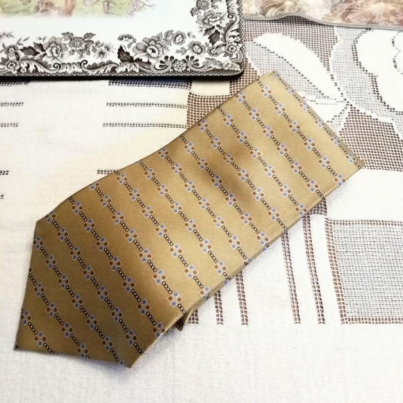 Perry Ellis Traditional Silk Tie - Picture 5 of 5